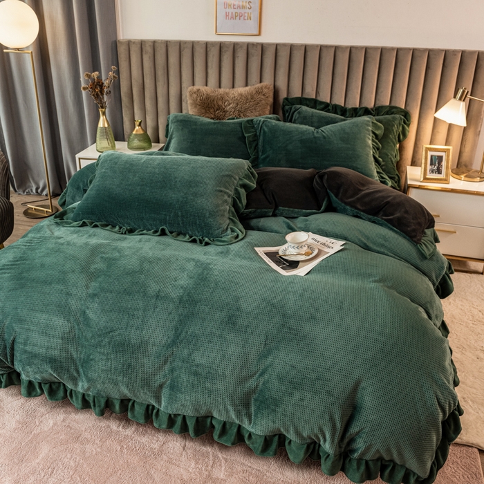 91家纺网 家纺一手货源 找家纺 印季家纺 2025新款华夫格牛奶绒花边四件套 墨绿-灰