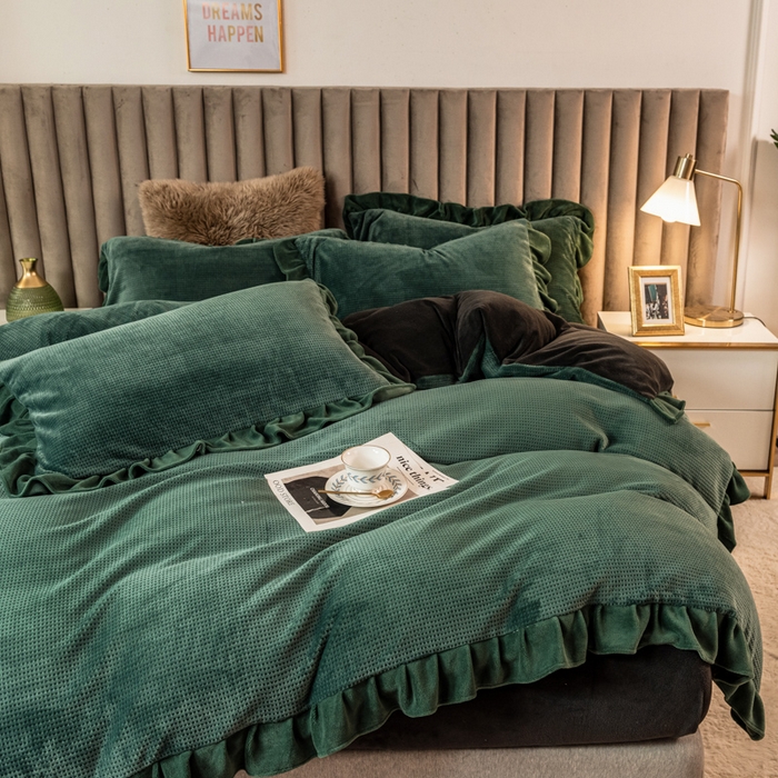 91家纺网 家纺一手货源 找家纺 印季家纺 2025新款华夫格牛奶绒花边四件套 墨绿-灰