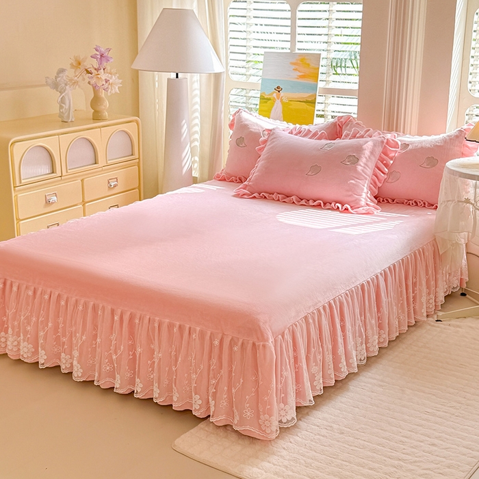 91家纺网 家纺一手货源 找家纺 唐人居 2025新款加厚牛奶绒立体绣花四件套-花漾 花漾-粉色