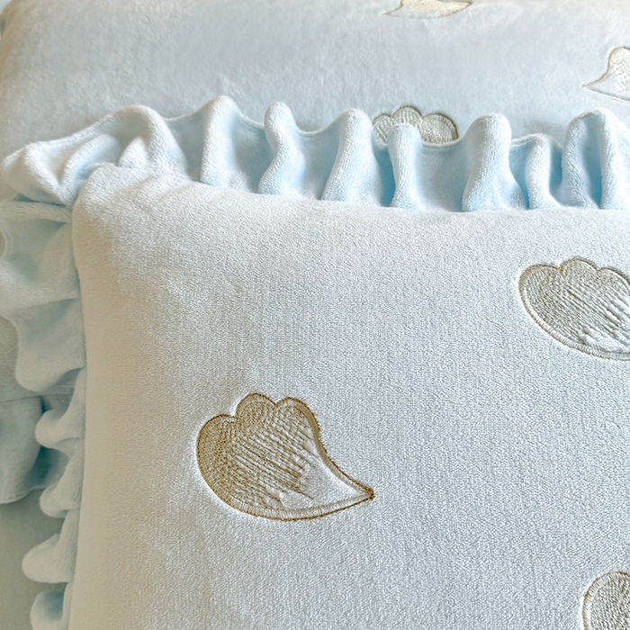 91家纺网 家纺一手货源 找家纺 唐人居 2025新款加厚牛奶绒立体绣花四件套-花漾 花漾-浅蓝