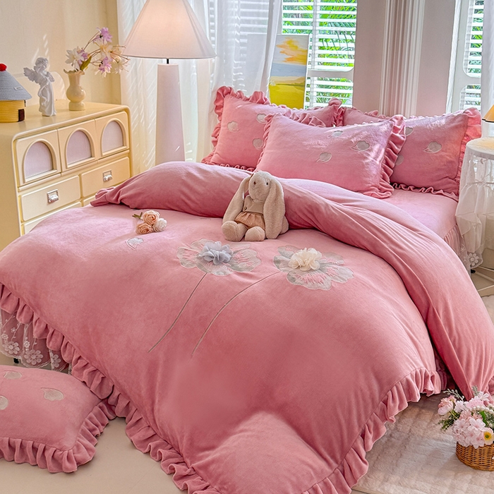 91家纺网 家纺一手货源 找家纺 唐人居 2025新款加厚牛奶绒立体绣花四件套-花漾 花漾-豆沙