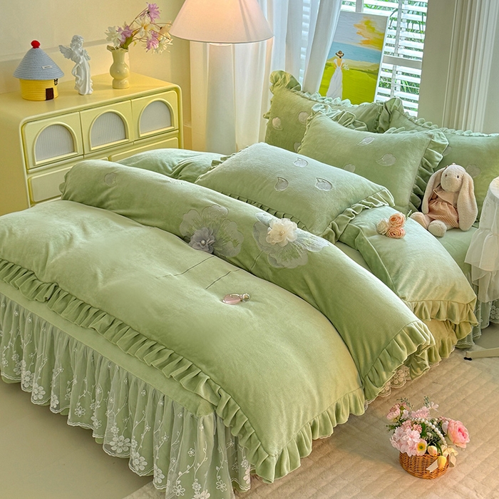 91家纺网 家纺一手货源 找家纺 唐人居 2025新款加厚牛奶绒立体绣花四件套-花漾 花漾-草绿