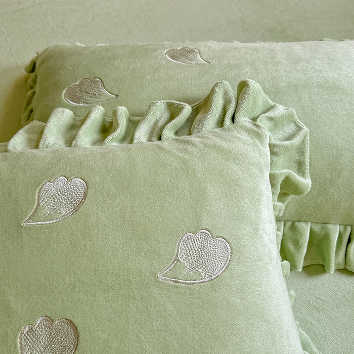 91家纺网 家纺一手货源 找家纺 唐人居 2025新款加厚牛奶绒立体绣花四件套-花漾 花漾-草绿