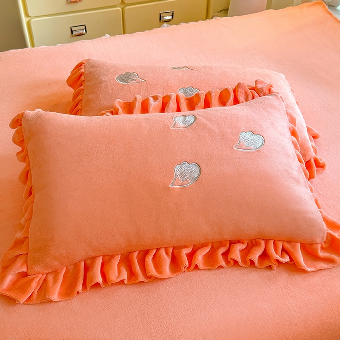 91家纺网 家纺一手货源 找家纺 （总）唐人居 2025新款加厚牛奶绒立体绣花四件套-花漾