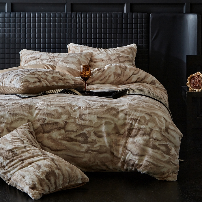 91家纺网 家纺一手货源 找家纺 缘生活 2025新款消光仿兔毛绒印花绒四件套 消光印花绒-卡其