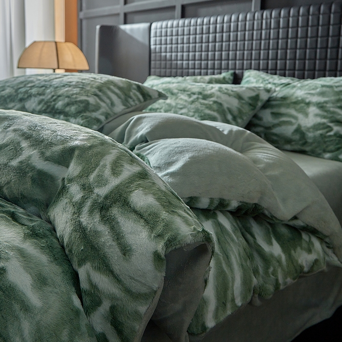 91家纺网 家纺一手货源 找家纺 缘生活 2025新款消光仿兔毛绒印花绒四件套 消光印花绒-绿色