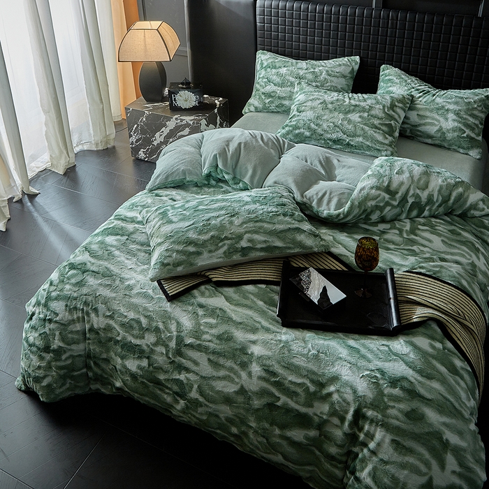 91家纺网 家纺一手货源 找家纺 缘生活 2025新款消光仿兔毛绒印花绒四件套 消光印花绒-绿色