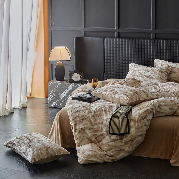 91家纺网 家纺一手货源 找家纺 缘生活 2025新款消光仿兔毛绒印花绒四件套 消光印花绒-卡其