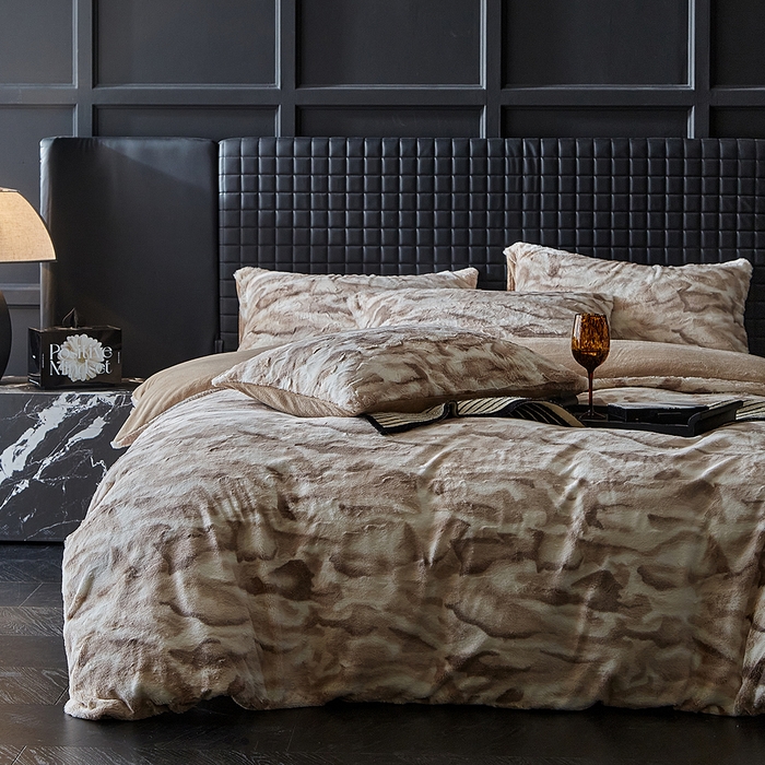 91家纺网 家纺一手货源 找家纺 缘生活 2025新款消光仿兔毛绒印花绒四件套 消光印花绒-卡其