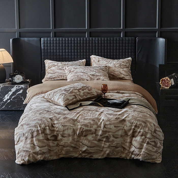 91家纺网 家纺一手货源 找家纺 缘生活 2025新款消光仿兔毛绒印花绒四件套 消光印花绒-卡其