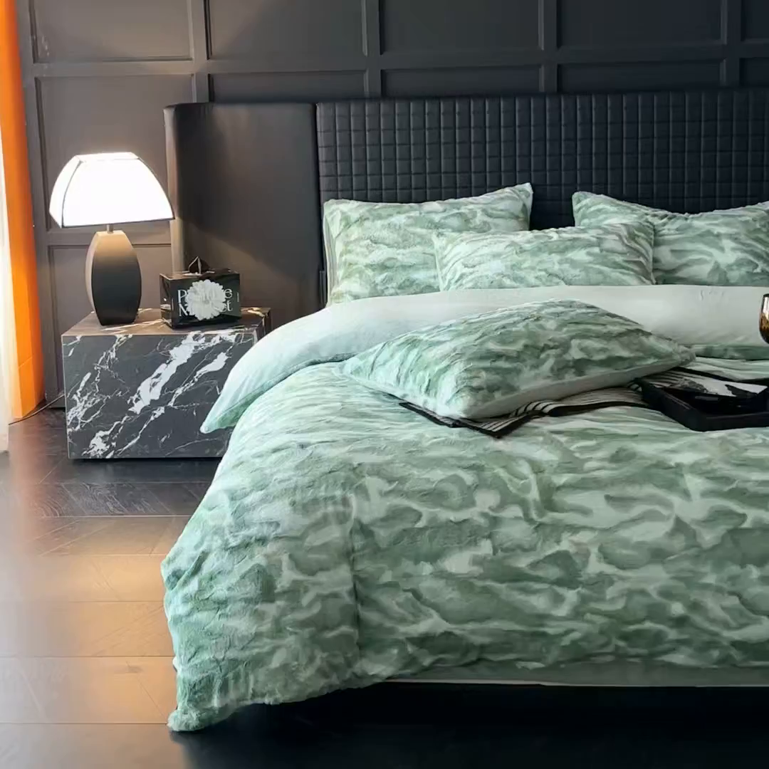 91家纺网 家纺一手货源 找家纺 缘生活 2025新款消光仿兔毛绒印花绒四件套 消光印花绒-绿色