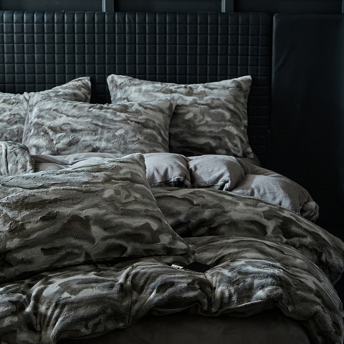 91家纺网 家纺一手货源 找家纺 缘生活 2025新款消光仿兔毛绒印花绒四件套 消光印花绒-灰色