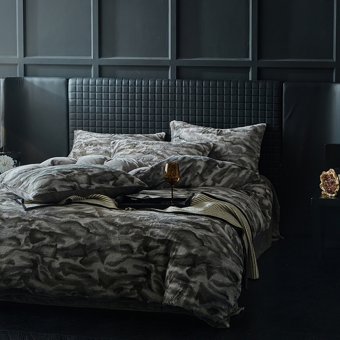 91家纺网 家纺一手货源 找家纺 缘生活 2025新款消光仿兔毛绒印花绒四件套 消光印花绒-灰色