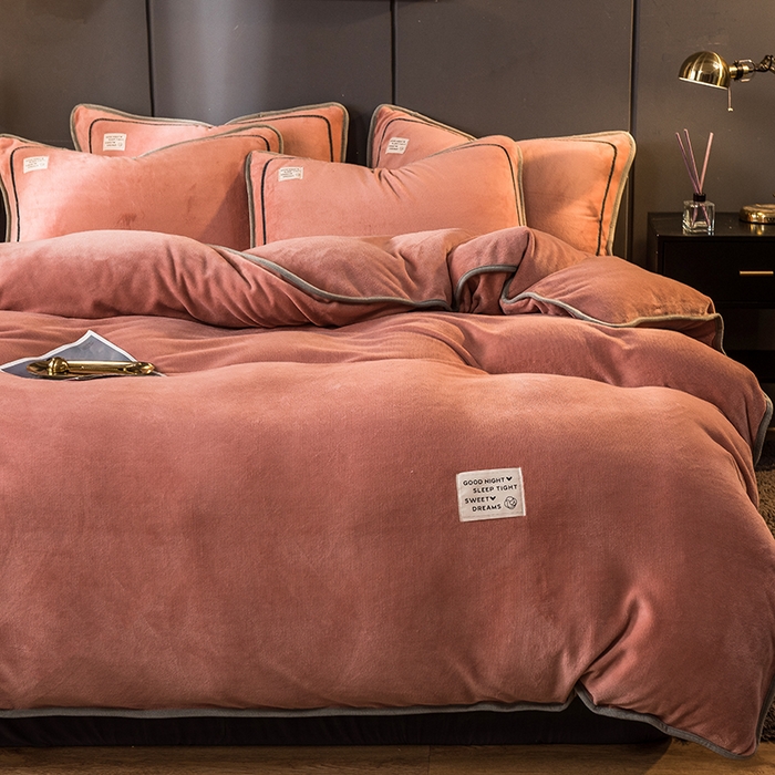 91家纺网 家纺一手货源 找家纺 （总）印季家纺 2025新款牛奶绒纯色包边四件套