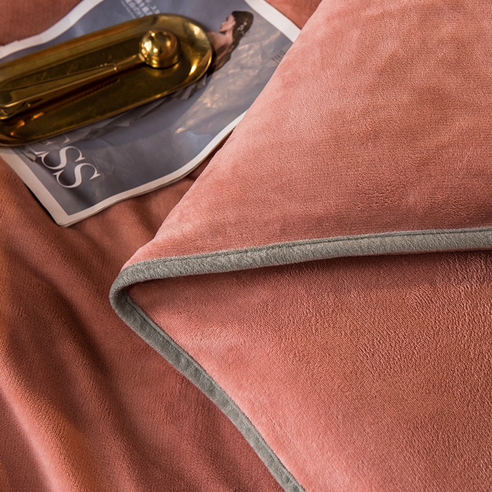 91家纺网 家纺一手货源 找家纺 印季家纺 2025新款牛奶绒纯色包边四件套 豆沙