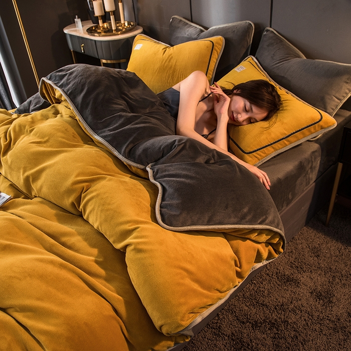 91家纺网 家纺一手货源 找家纺 印季家纺 2025新款牛奶绒纯色包边四件套 姜黄-深灰