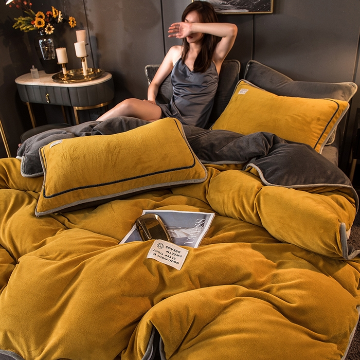 91家纺网 家纺一手货源 找家纺 印季家纺 2025新款牛奶绒纯色包边四件套 姜黄-深灰