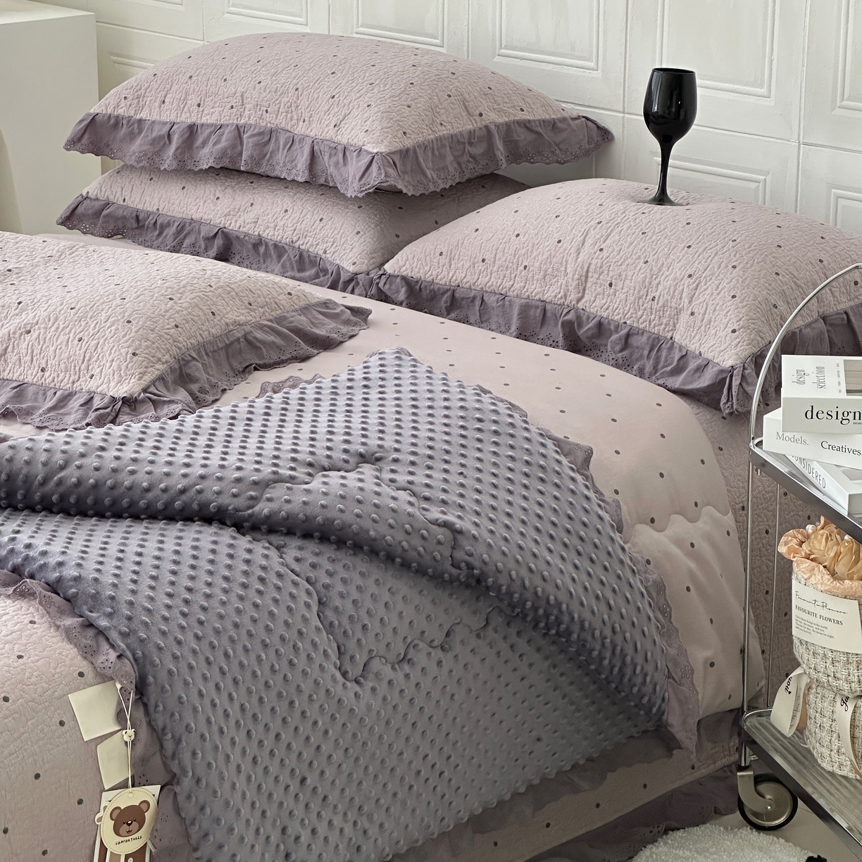 91家纺网 家纺一手货源 找家纺 佰织鑫家居 2025秋冬新品全棉法式床盖款豆豆被四件套 波点紫