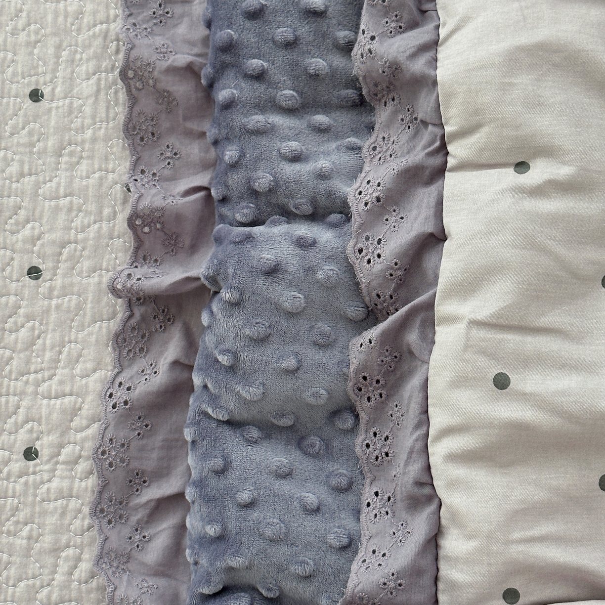 91家纺网 家纺一手货源 找家纺 佰织鑫家居 2025秋冬新品全棉法式床盖款豆豆被四件套 波点紫