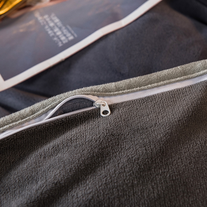 91家纺网 家纺一手货源 找家纺 印季家纺 2025新款牛奶绒纯色包边四件套 紫灰-深灰