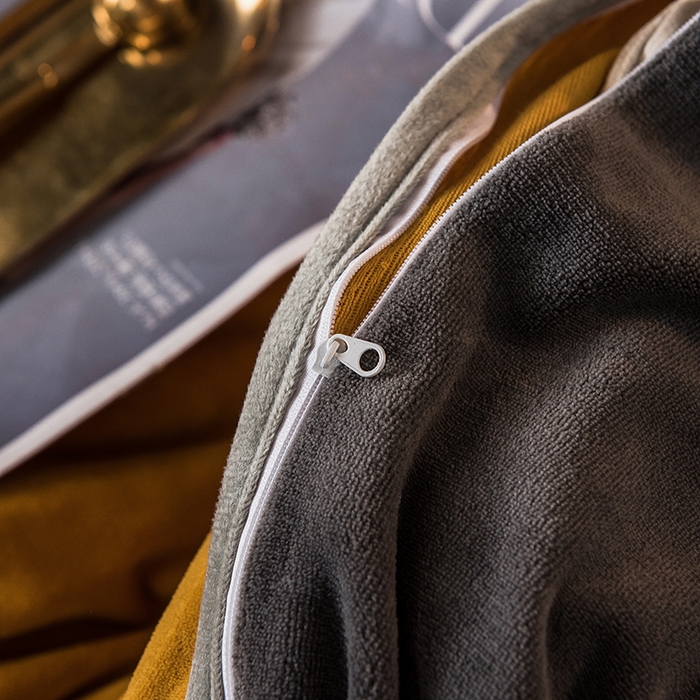 91家纺网 家纺一手货源 找家纺 印季家纺 2025新款牛奶绒纯色包边四件套 姜黄-深灰