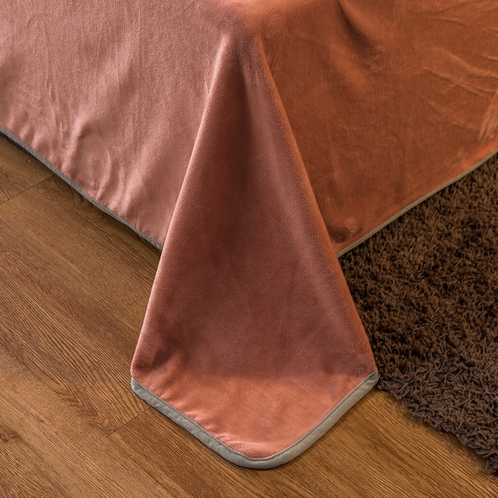 91家纺网 家纺一手货源 找家纺 印季家纺 2025新款牛奶绒纯色包边四件套 深灰-豆沙