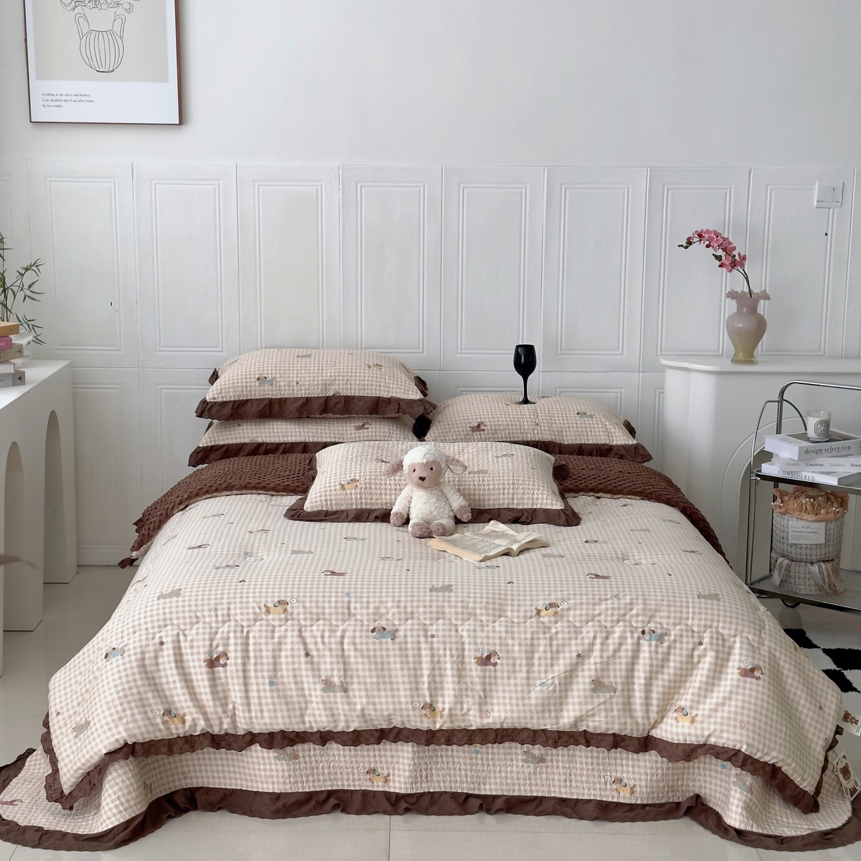 91家纺网 家纺一手货源 找家纺 佰织鑫家居 2025秋冬新品全棉法式床盖款豆豆被四件套 腊肠狗