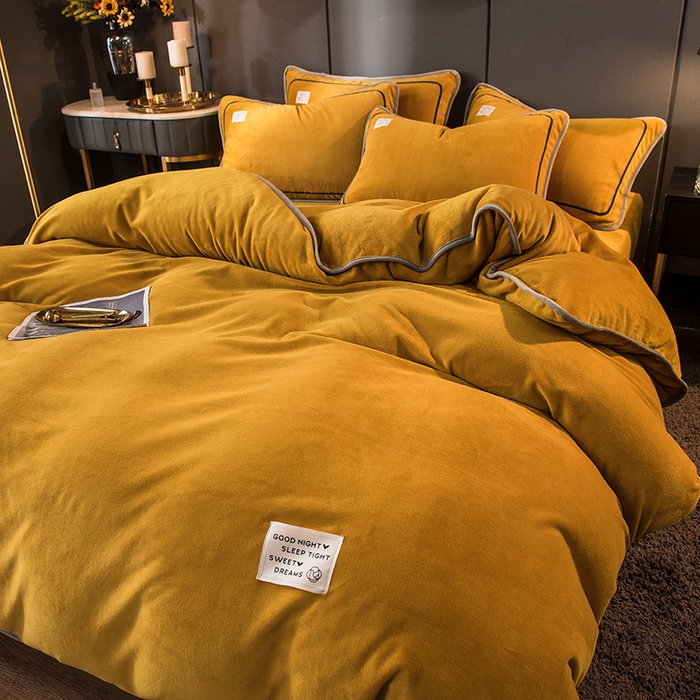 91家纺网 家纺一手货源 找家纺 印季家纺 2025新款牛奶绒纯色包边四件套 姜黄