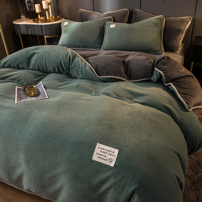 91家纺网 家纺一手货源 找家纺 印季家纺 2025新款牛奶绒纯色包边四件套 灰绿-深灰