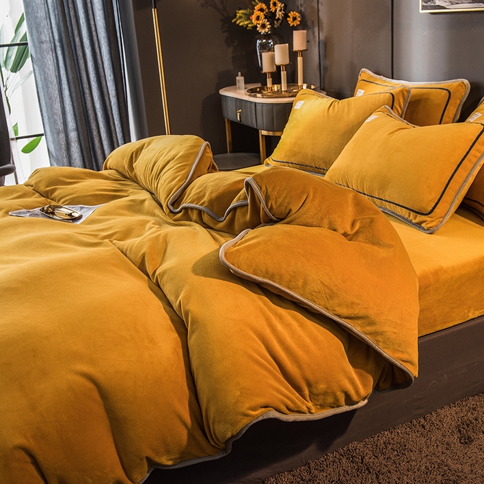 91家纺网 家纺一手货源 找家纺 印季家纺 2025新款牛奶绒纯色包边四件套 姜黄