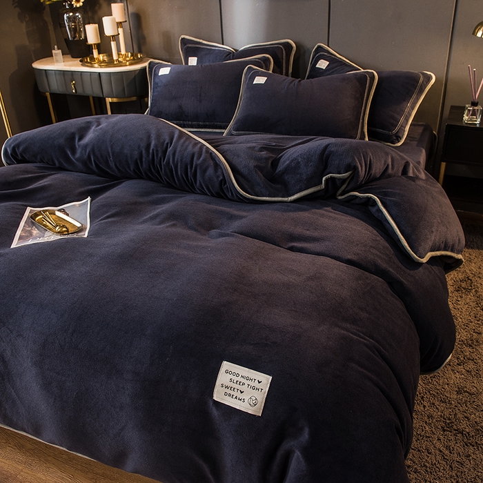 91家纺网 家纺一手货源 找家纺 印季家纺 2025新款牛奶绒纯色包边四件套 宝蓝