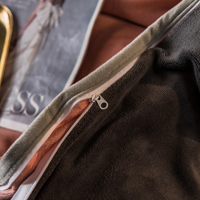 91家纺网 家纺一手货源 找家纺 印季家纺 2025新款牛奶绒纯色包边四件套 豆沙-深灰