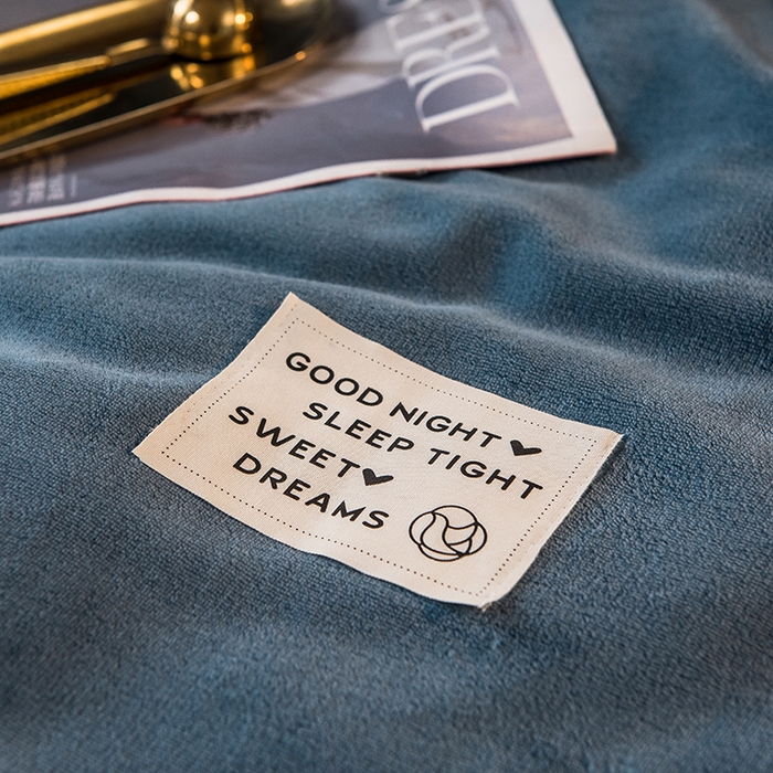 91家纺网 家纺一手货源 找家纺 印季家纺 2025新款牛奶绒纯色包边四件套 蓝灰-深灰