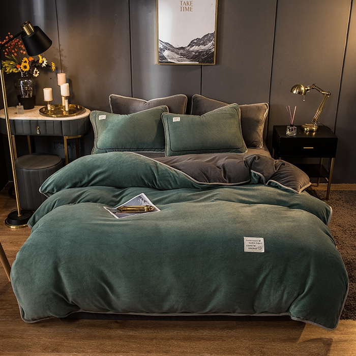 91家纺网 家纺一手货源 找家纺 印季家纺 2025新款牛奶绒纯色包边四件套 灰绿-深灰