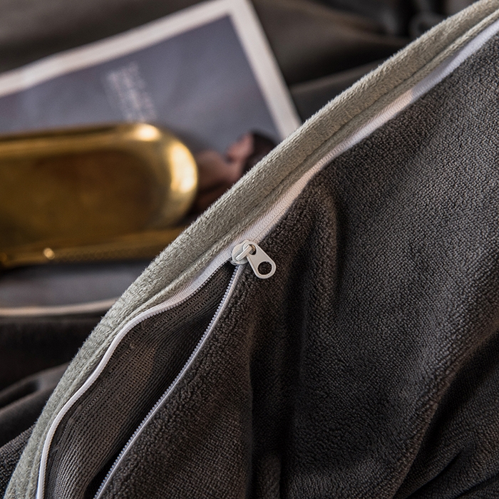 91家纺网 家纺一手货源 找家纺 印季家纺 2025新款牛奶绒纯色包边四件套 深灰