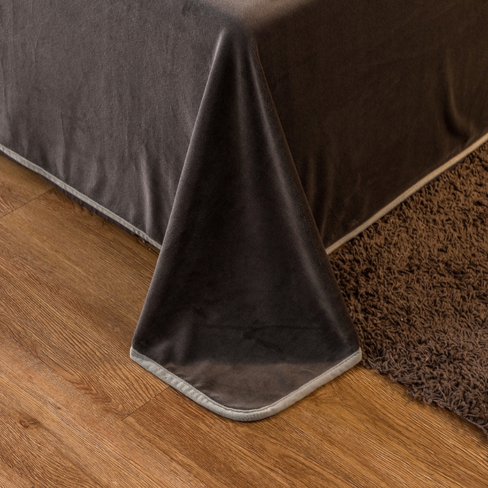 91家纺网 家纺一手货源 找家纺 印季家纺 2025新款牛奶绒纯色包边四件套 深灰