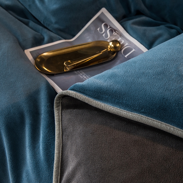 91家纺网 家纺一手货源 找家纺 印季家纺 2025新款牛奶绒纯色包边四件套 蓝灰-深灰