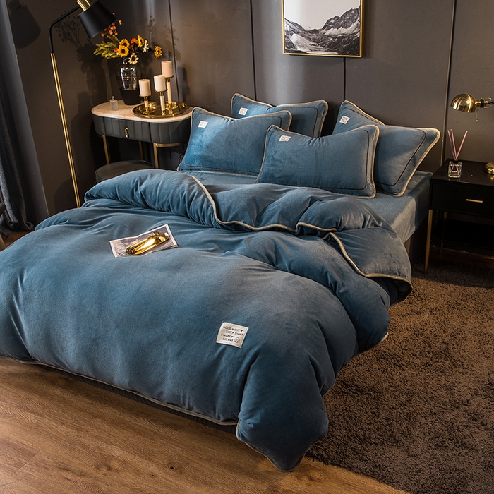 91家纺网 家纺一手货源 找家纺 印季家纺 2025新款牛奶绒纯色包边四件套 蓝灰