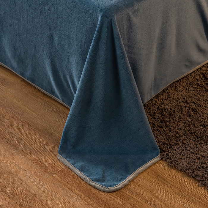 91家纺网 家纺一手货源 找家纺 印季家纺 2025新款牛奶绒纯色包边四件套 蓝灰