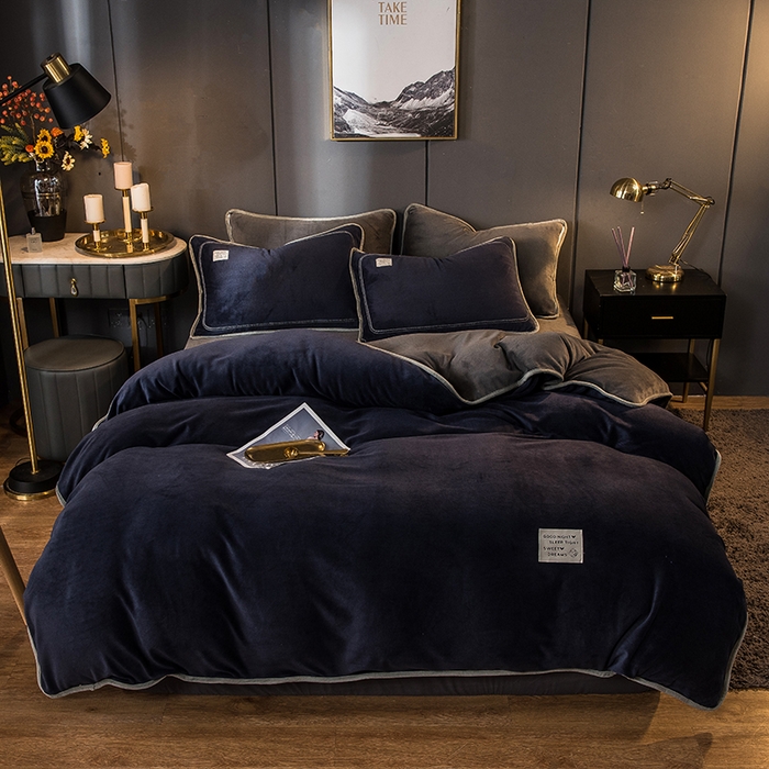 91家纺网 家纺一手货源 找家纺 印季家纺 2025新款牛奶绒纯色包边四件套 宝蓝-深灰