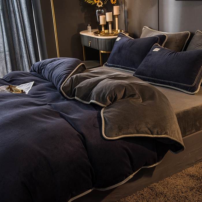 91家纺网 家纺一手货源 找家纺 印季家纺 2025新款牛奶绒纯色包边四件套 宝蓝-深灰
