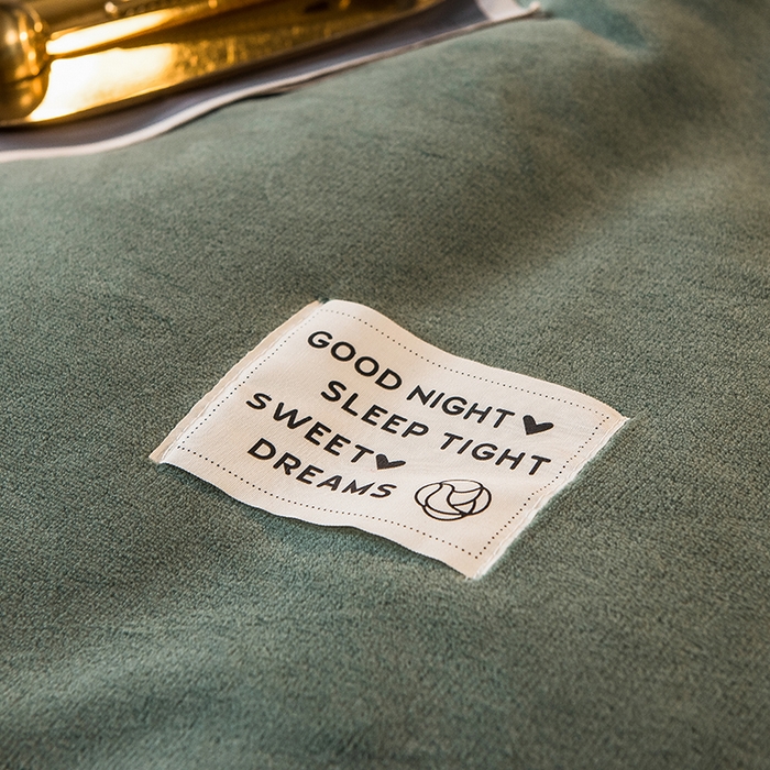 91家纺网 家纺一手货源 找家纺 印季家纺 2025新款牛奶绒纯色包边四件套 灰绿