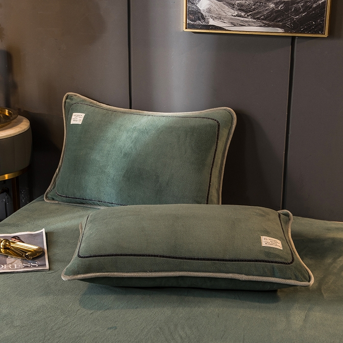 91家纺网 家纺一手货源 找家纺 印季家纺 2025新款牛奶绒纯色包边四件套 灰绿