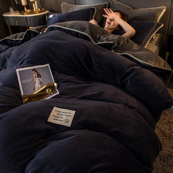 91家纺网 家纺一手货源 找家纺 印季家纺 2025新款牛奶绒纯色包边四件套 宝蓝-深灰