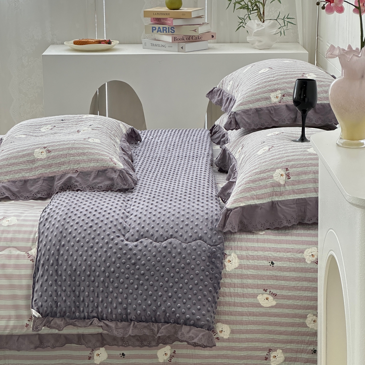 91家纺网 家纺一手货源 找家纺 佰织鑫家居 2025秋冬新品全棉法式床盖款豆豆被四件套 泰迪紫