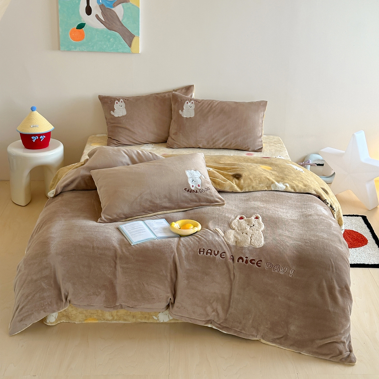 91家纺网 家纺一手货源 找家纺 （总）桃子家居 2025新款A类ins兔毛贴布绣毛巾绣印加绣卡通少女加厚牛奶绒系列四件套