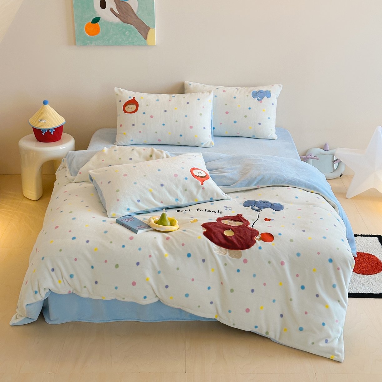 91家纺网 家纺一手货源 找家纺 桃子家居 2025新款A类ins兔毛贴布绣毛巾绣印加绣卡通少女加厚牛奶绒系列四件套 绒贴布绣-小红帽