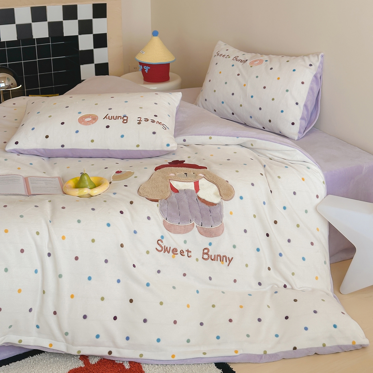 91家纺网 家纺一手货源 找家纺 桃子家居 2025新款A类ins兔毛贴布绣毛巾绣印加绣卡通少女加厚牛奶绒系列四件套 绒贴布绣-甜点兔