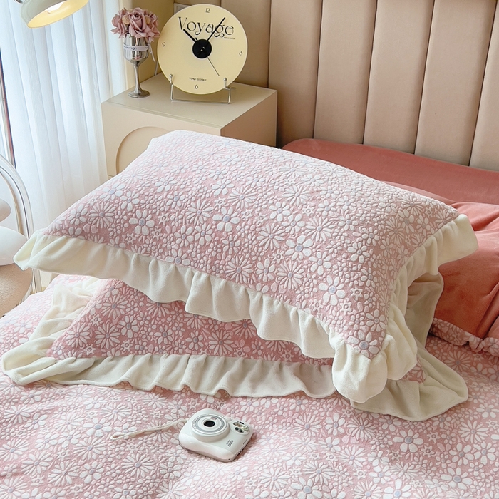 91家纺网 家纺一手货源 找家纺 （总）印季家纺 2025新款花边款立体剪花牛奶绒四件套