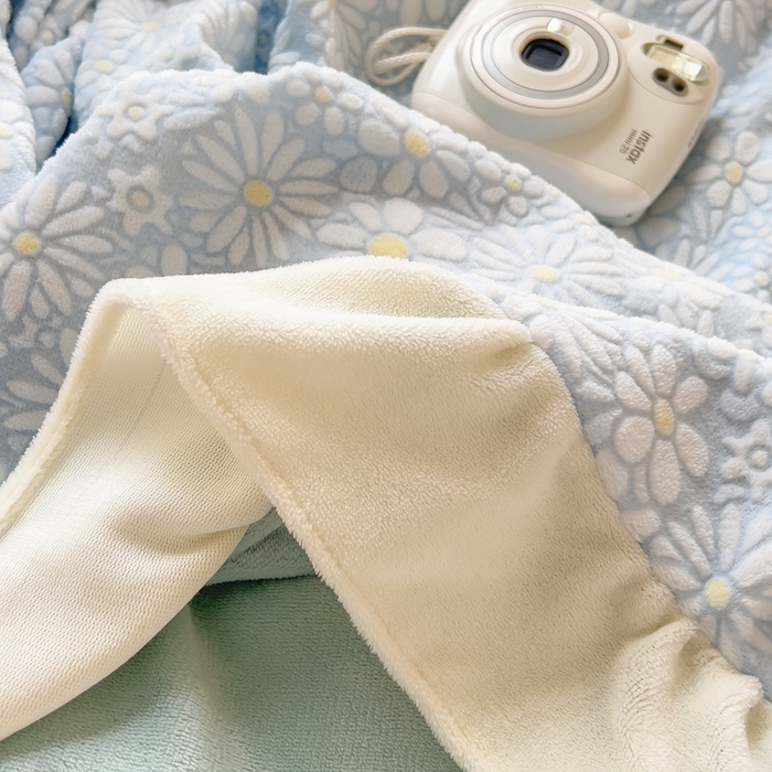 91家纺网 家纺一手货源 找家纺 印季家纺 2025新款花边款立体剪花牛奶绒四件套 天蓝